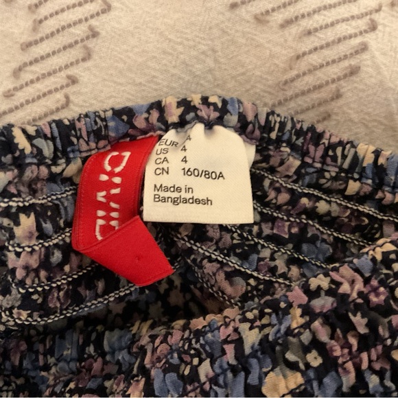 Cute Divided Top - Picture 3 of 3